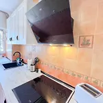 Spacious In The Center Of Daire Torremolinos